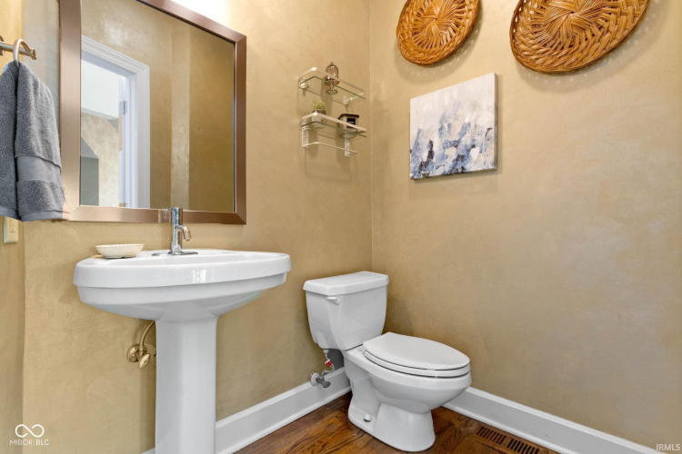 Listing Image 22