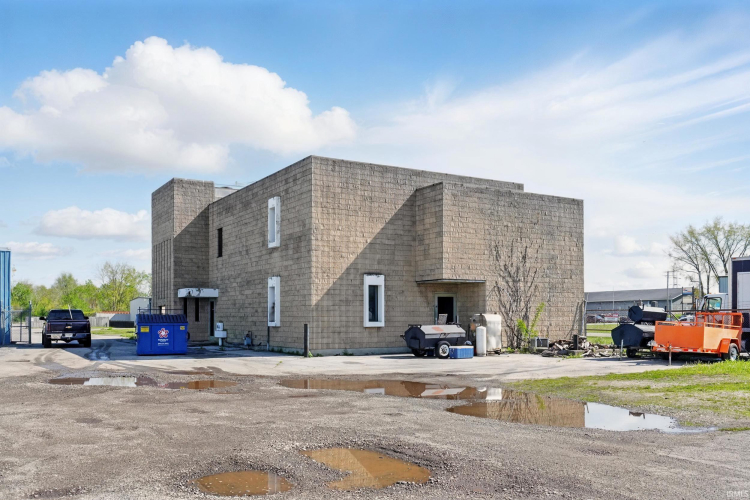 Listing Image 14
