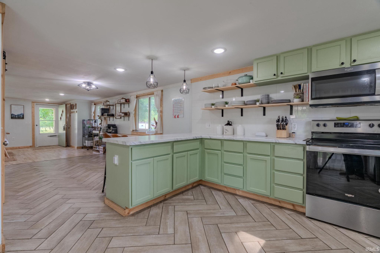 Listing Image 11