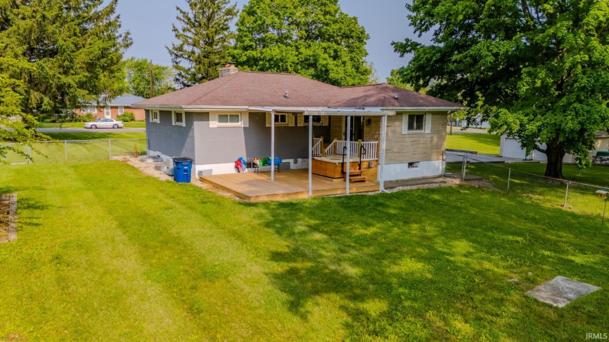 Listing Image 4