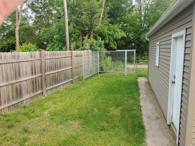 Listing Image 15