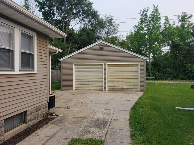 Listing Image 16