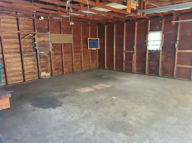 Listing Image 17