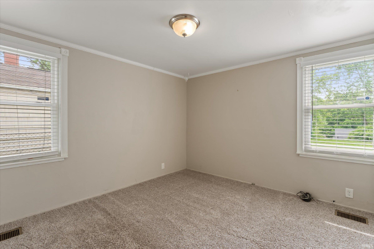 Listing Image 28