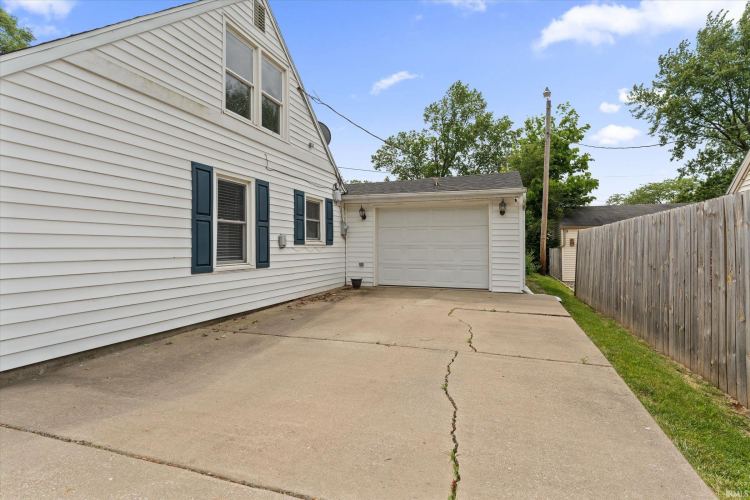 Listing Image 32