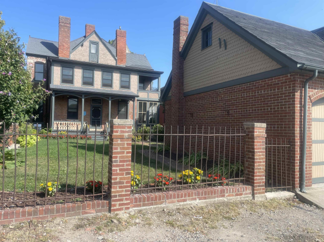 Listing Image 11