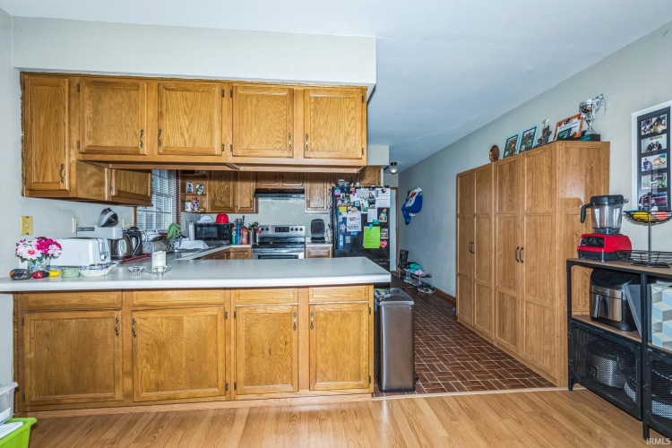 Listing Image 9