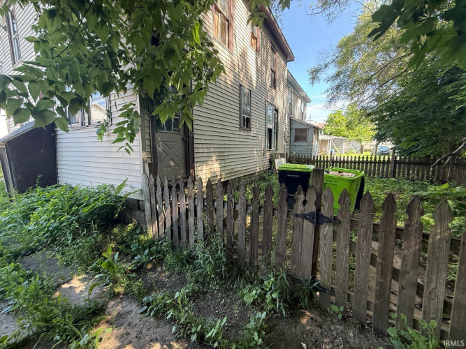 Listing Image 6