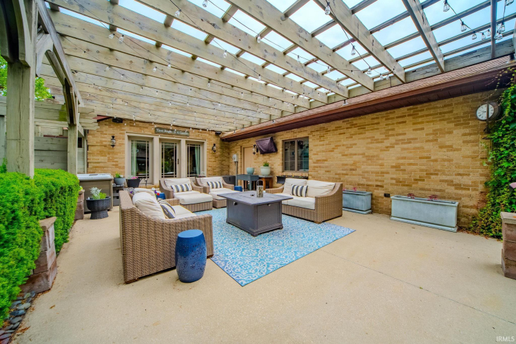 Listing Image 5