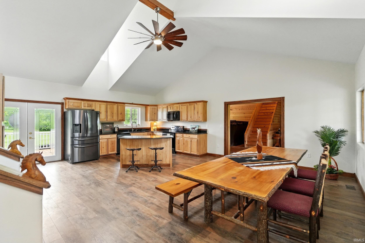 Listing Image 6