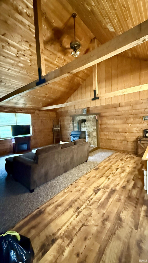 Listing Image 4