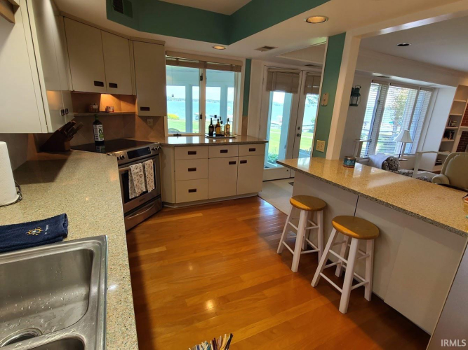 Listing Image 16