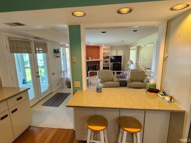 Listing Image 18