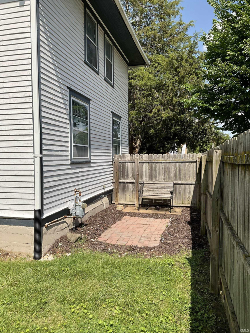 Listing Image 18