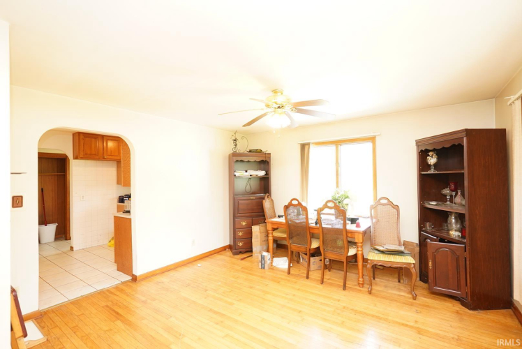 Listing Image 8