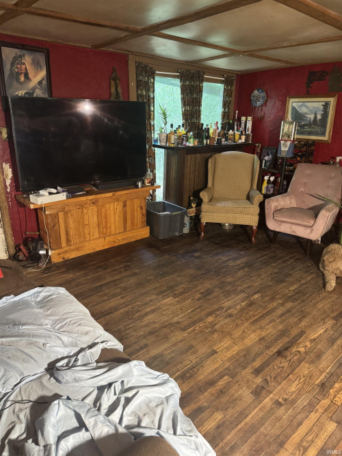 Listing Image 4