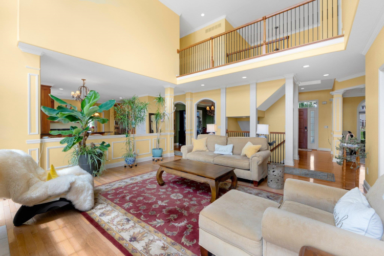 Listing Image 10