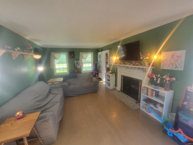 Listing Image 5