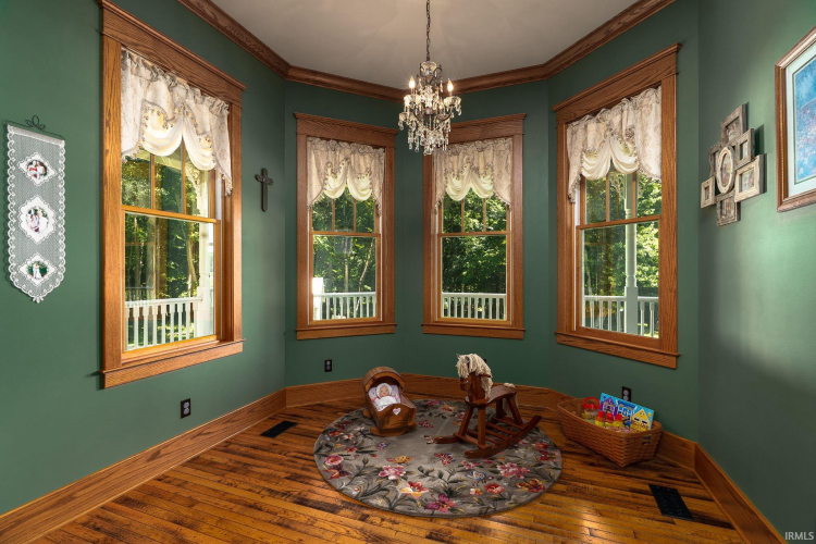 Listing Image 8