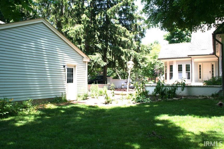 Listing Image 4