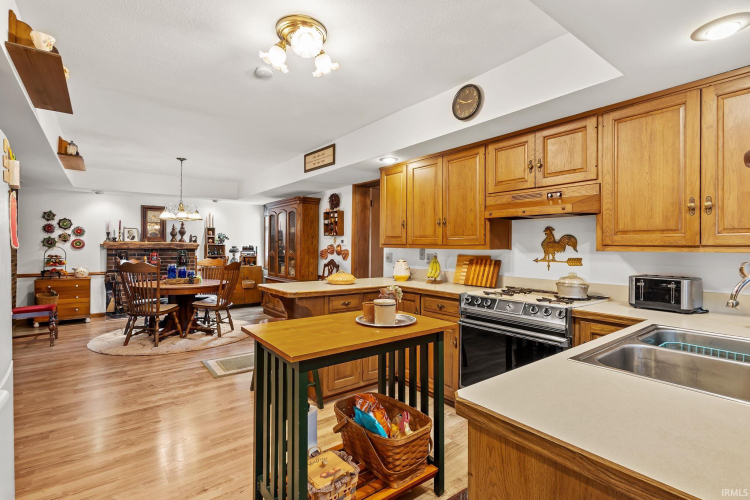 Listing Image 16