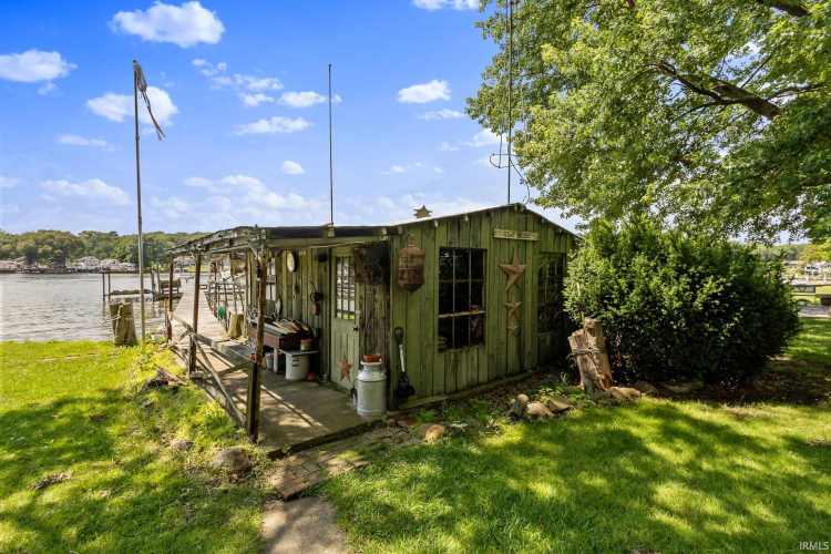 Listing Image 9