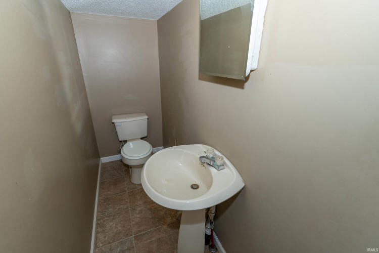 Listing Image 24