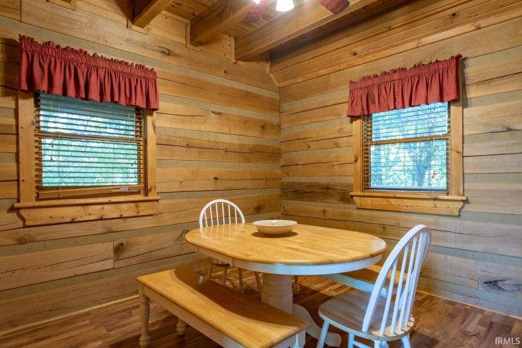 Listing Image 12
