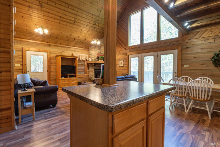 Listing Image 9