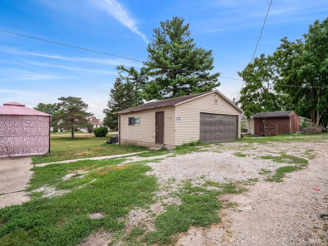 Listing Image 3
