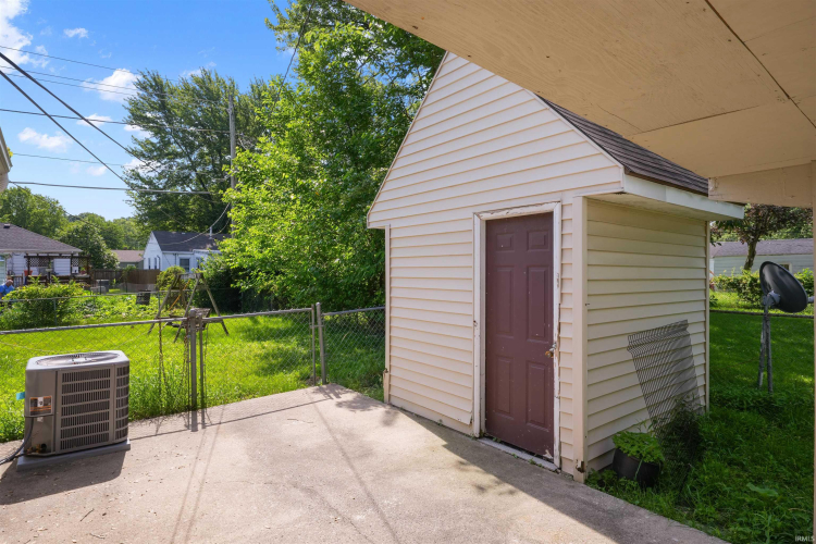 Listing Image 17