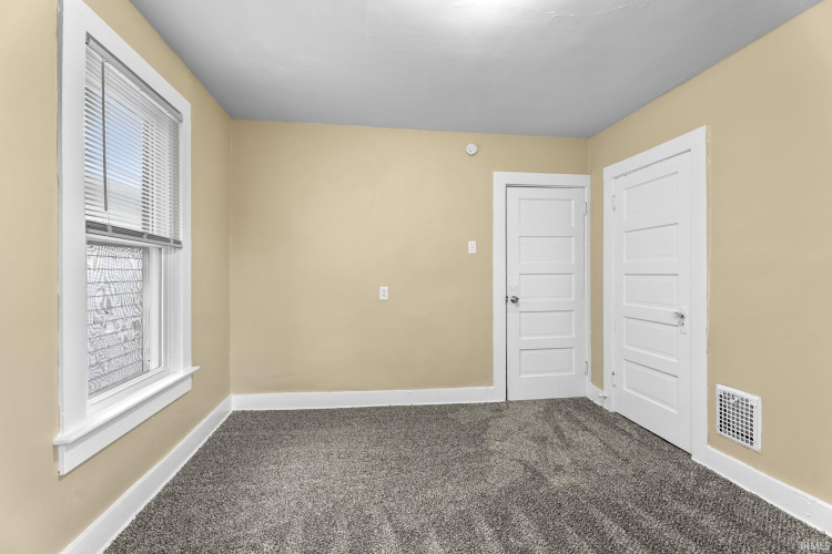 Listing Image 28