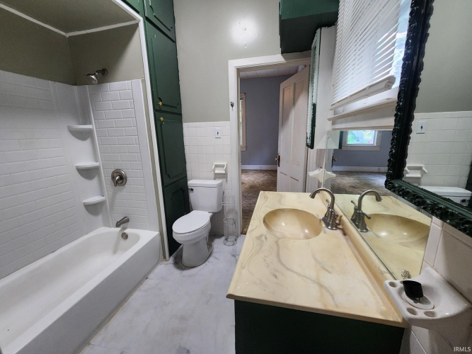 Listing Image 17