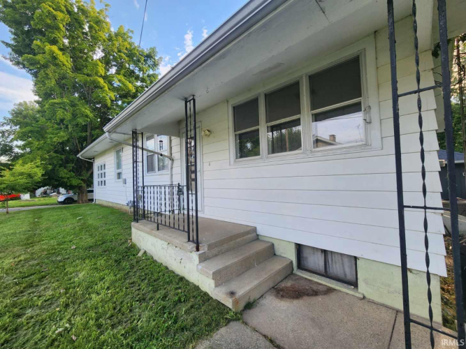 Listing Image 4