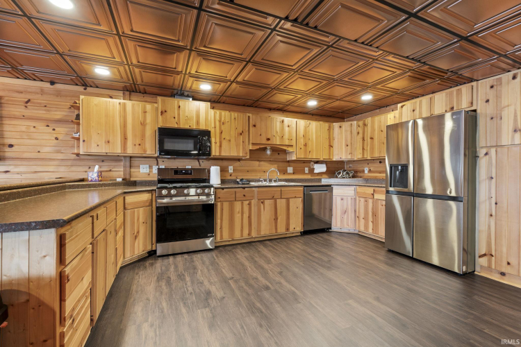 Listing Image 13
