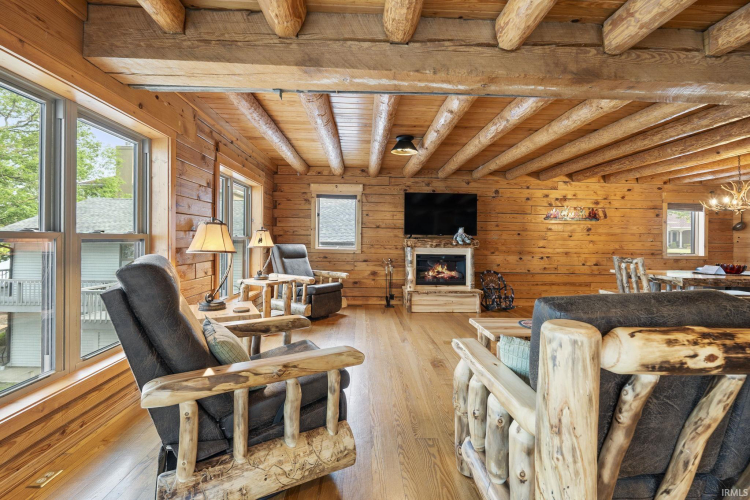 Listing Image 9