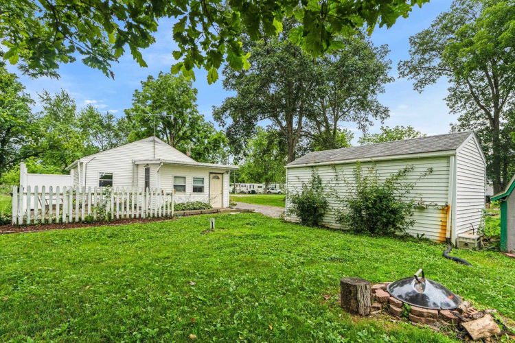 Listing Image 32