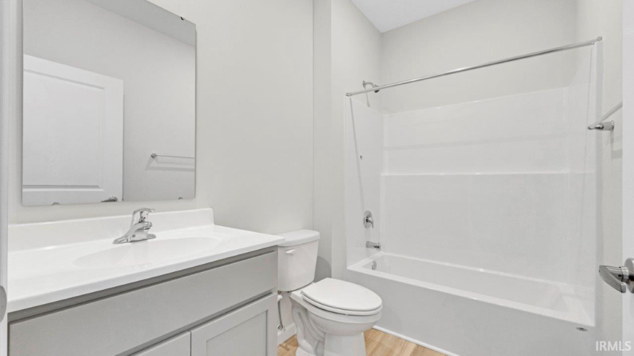 Listing Image 23