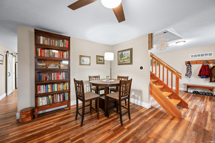 Listing Image 12