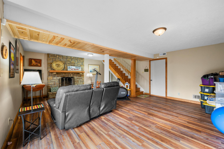 Listing Image 32