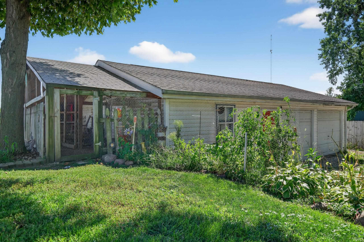 Listing Image 17