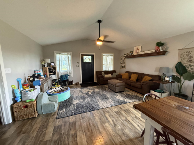 Listing Image 7