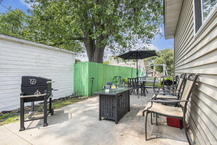 Listing Image 15