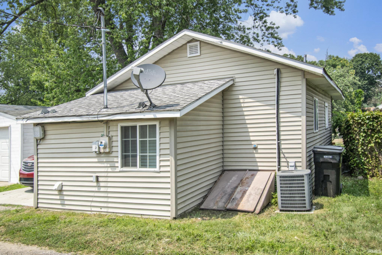 Listing Image 16