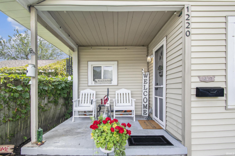 Listing Image 4
