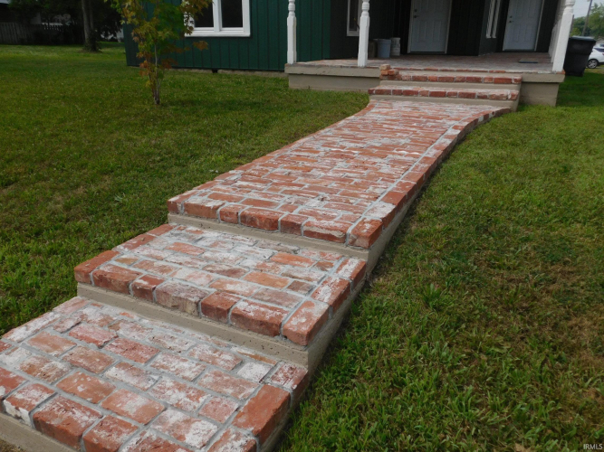 Listing Image 5