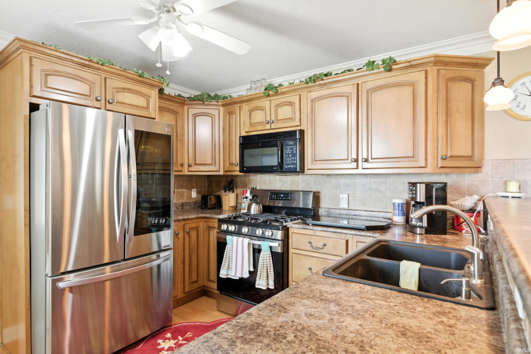 Listing Image 19