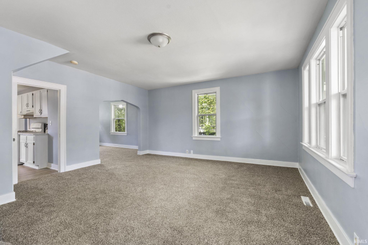 Listing Image 28