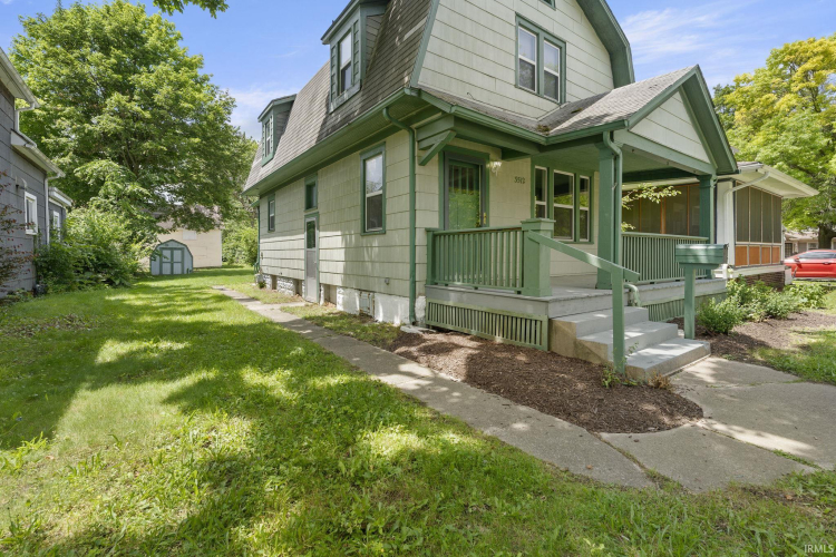 Listing Image 4