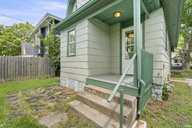 Listing Image 6